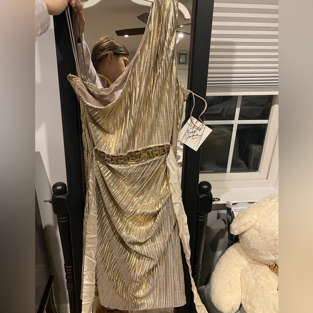 🛍️BLACK FRIDAY DEAL🛍️ BRAND NEW BADGLEY MISCHKA WOMEN’s GOLD DRESS